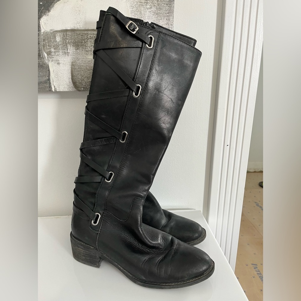 BCBG Generation tall boots size 6